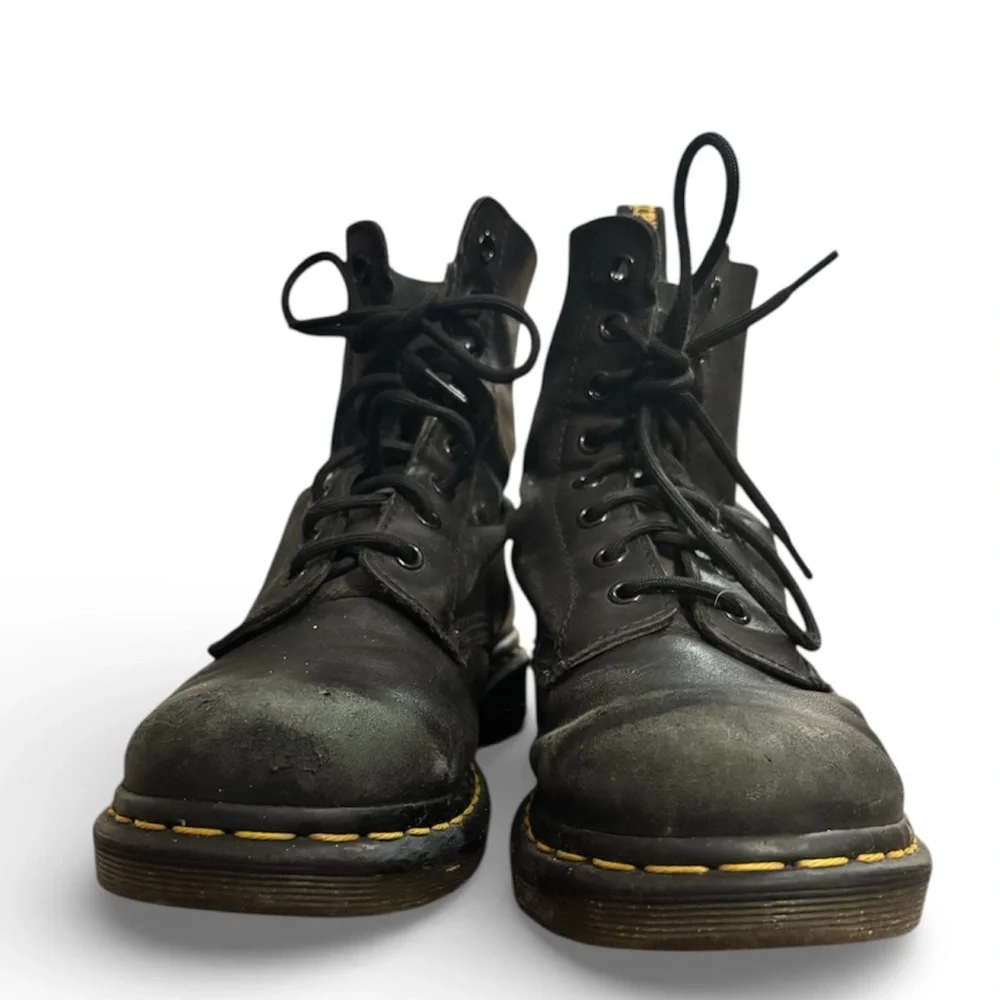 Dr. Marten’s classic combat boots women’s size 9 worn in condition - Picture 5 of 14